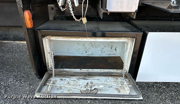 image for item NQ9343 2010 Freightliner Business Class M2  crane truck