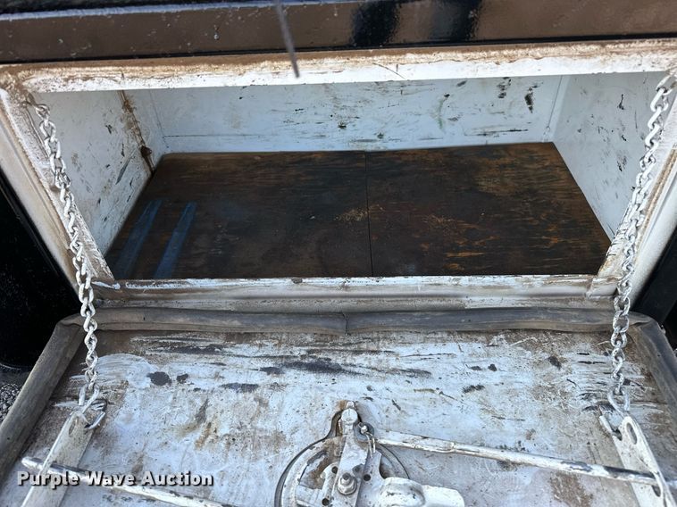 image for item NQ9343 2010 Freightliner Business Class M2  crane truck