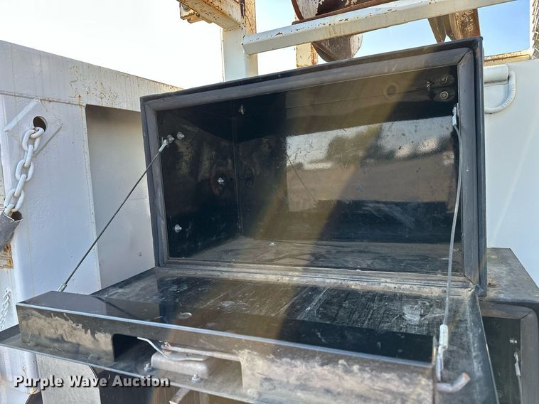 image for item NQ9343 2010 Freightliner Business Class M2  crane truck