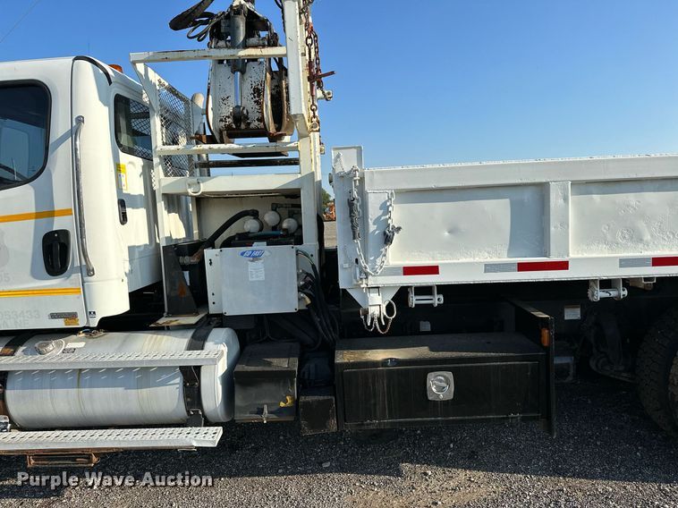 image for item NQ9343 2010 Freightliner Business Class M2  crane truck