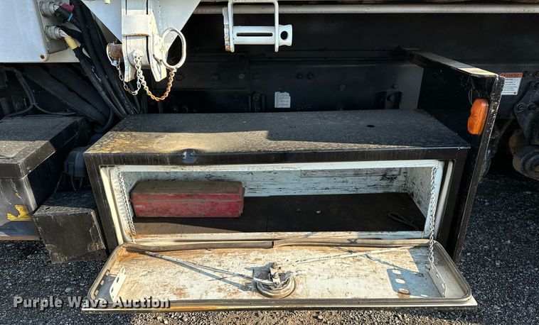 image for item NQ9343 2010 Freightliner Business Class M2  crane truck