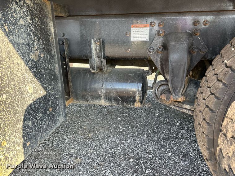 image for item NQ9343 2010 Freightliner Business Class M2  crane truck