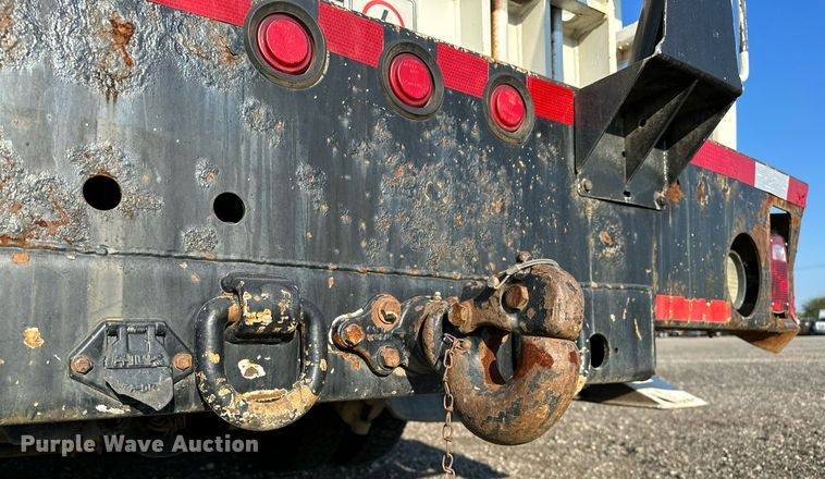 image for item NQ9343 2010 Freightliner Business Class M2  crane truck