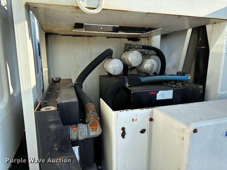 image for item NQ9343 2010 Freightliner Business Class M2  crane truck