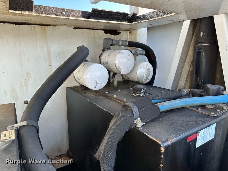 image for item NQ9343 2010 Freightliner Business Class M2  crane truck