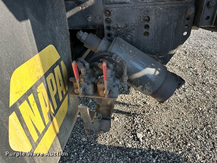 image for item NQ9343 2010 Freightliner Business Class M2  crane truck