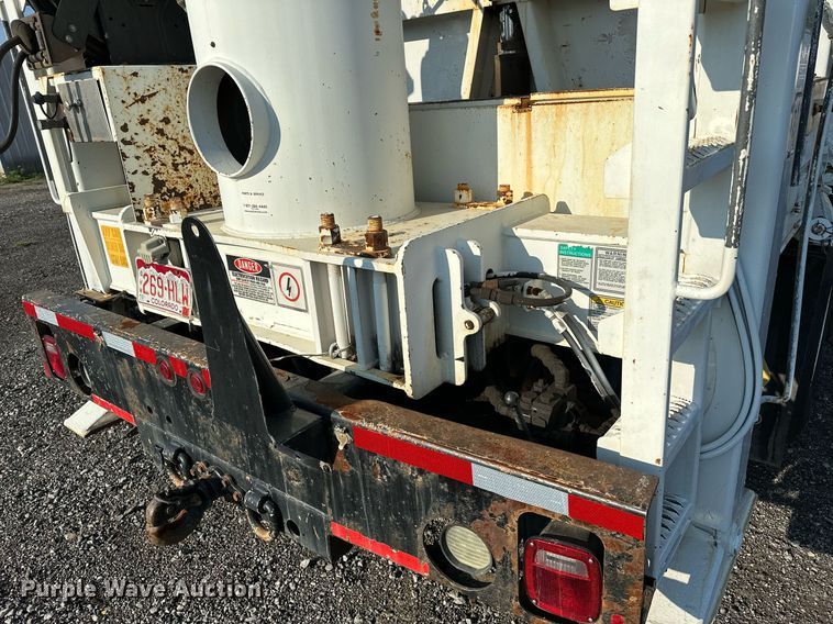 image for item NQ9343 2010 Freightliner Business Class M2  crane truck