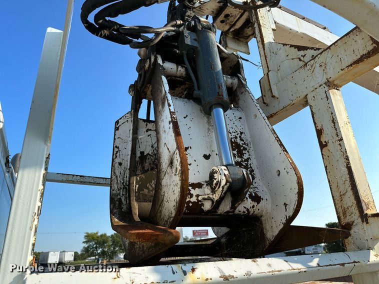 image for item NQ9343 2010 Freightliner Business Class M2  crane truck