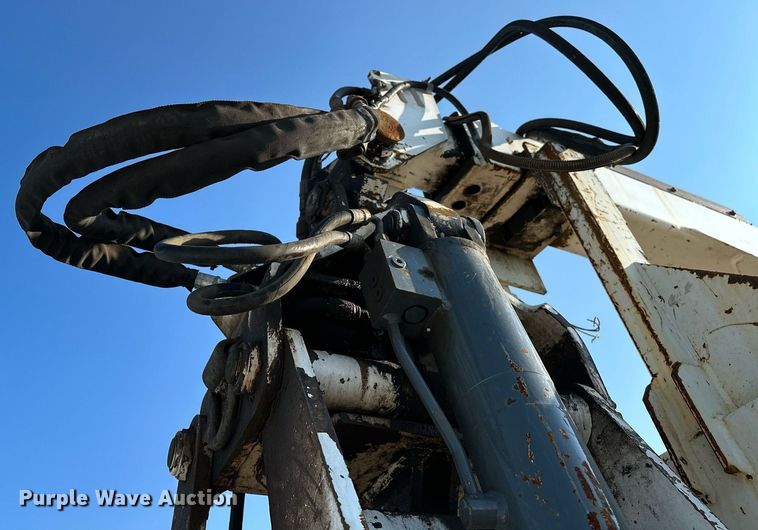 image for item NQ9343 2010 Freightliner Business Class M2  crane truck