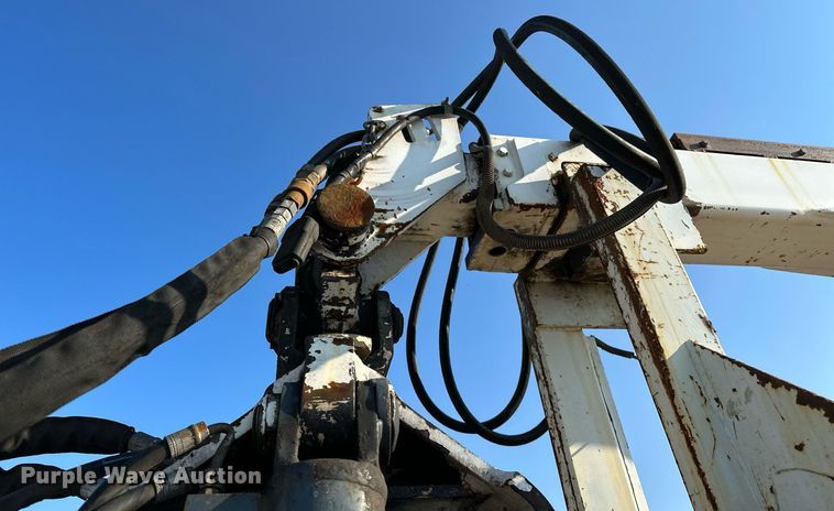 image for item NQ9343 2010 Freightliner Business Class M2  crane truck