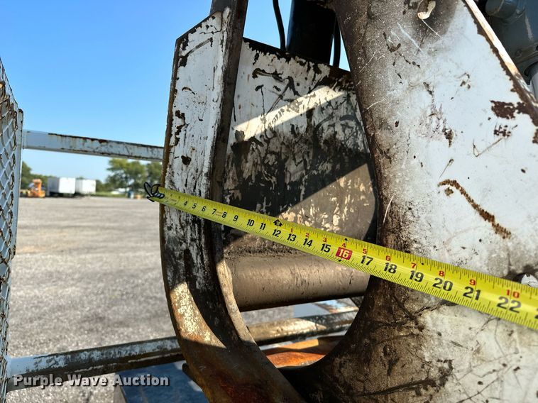 image for item NQ9343 2010 Freightliner Business Class M2  crane truck