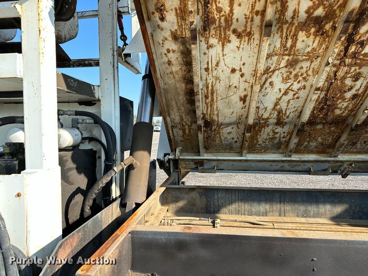 image for item NQ9343 2010 Freightliner Business Class M2  crane truck