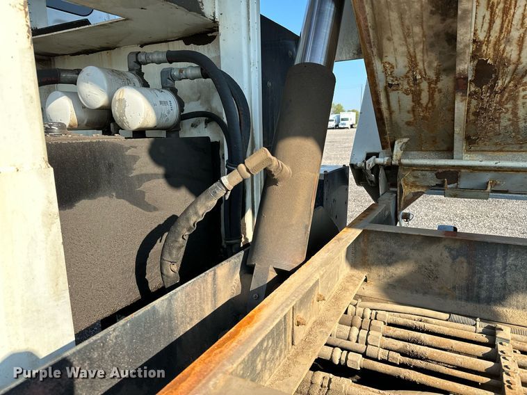 image for item NQ9343 2010 Freightliner Business Class M2  crane truck