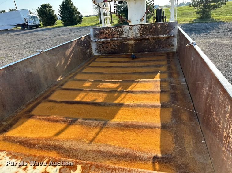 image for item NQ9343 2010 Freightliner Business Class M2  crane truck