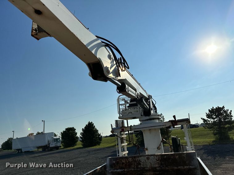 image for item NQ9343 2010 Freightliner Business Class M2  crane truck