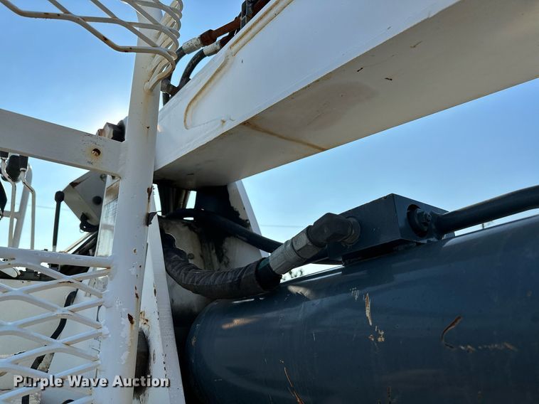 image for item NQ9343 2010 Freightliner Business Class M2  crane truck