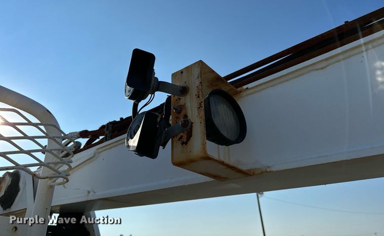 image for item NQ9343 2010 Freightliner Business Class M2  crane truck