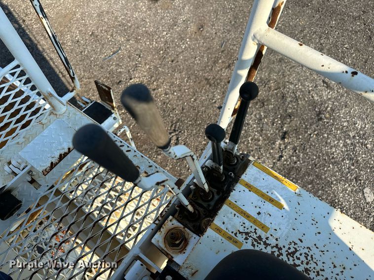 image for item NQ9343 2010 Freightliner Business Class M2  crane truck