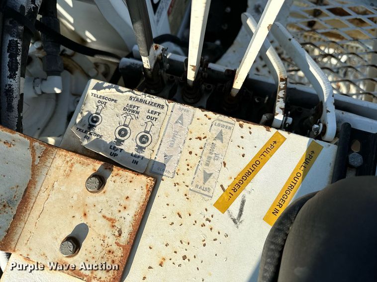 image for item NQ9343 2010 Freightliner Business Class M2  crane truck