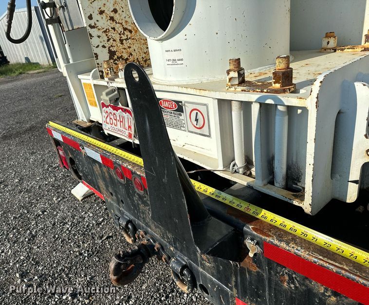 image for item NQ9343 2010 Freightliner Business Class M2  crane truck