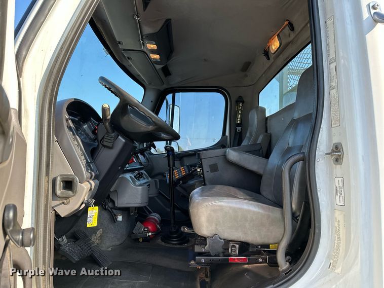 image for item NQ9343 2010 Freightliner Business Class M2  crane truck