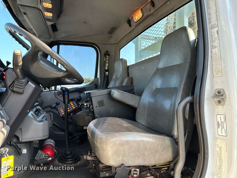 image for item NQ9343 2010 Freightliner Business Class M2  crane truck