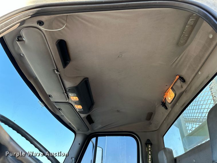 image for item NQ9343 2010 Freightliner Business Class M2  crane truck