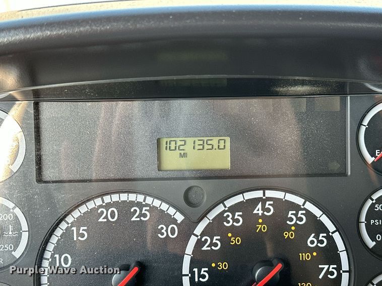 image for item NQ9343 2010 Freightliner Business Class M2  crane truck