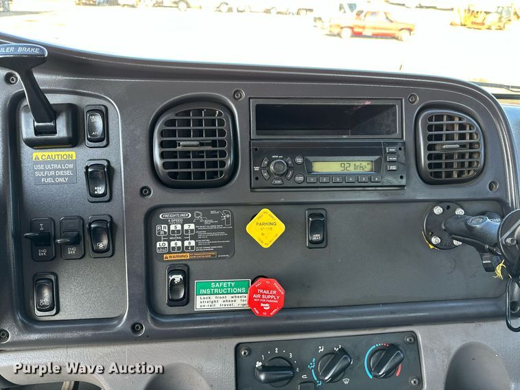 image for item NQ9343 2010 Freightliner Business Class M2  crane truck