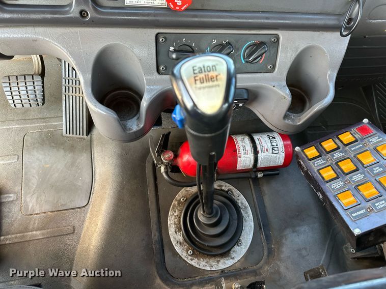 image for item NQ9343 2010 Freightliner Business Class M2  crane truck