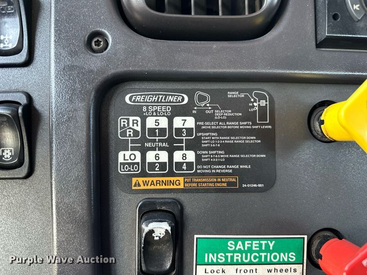 image for item NQ9343 2010 Freightliner Business Class M2  crane truck