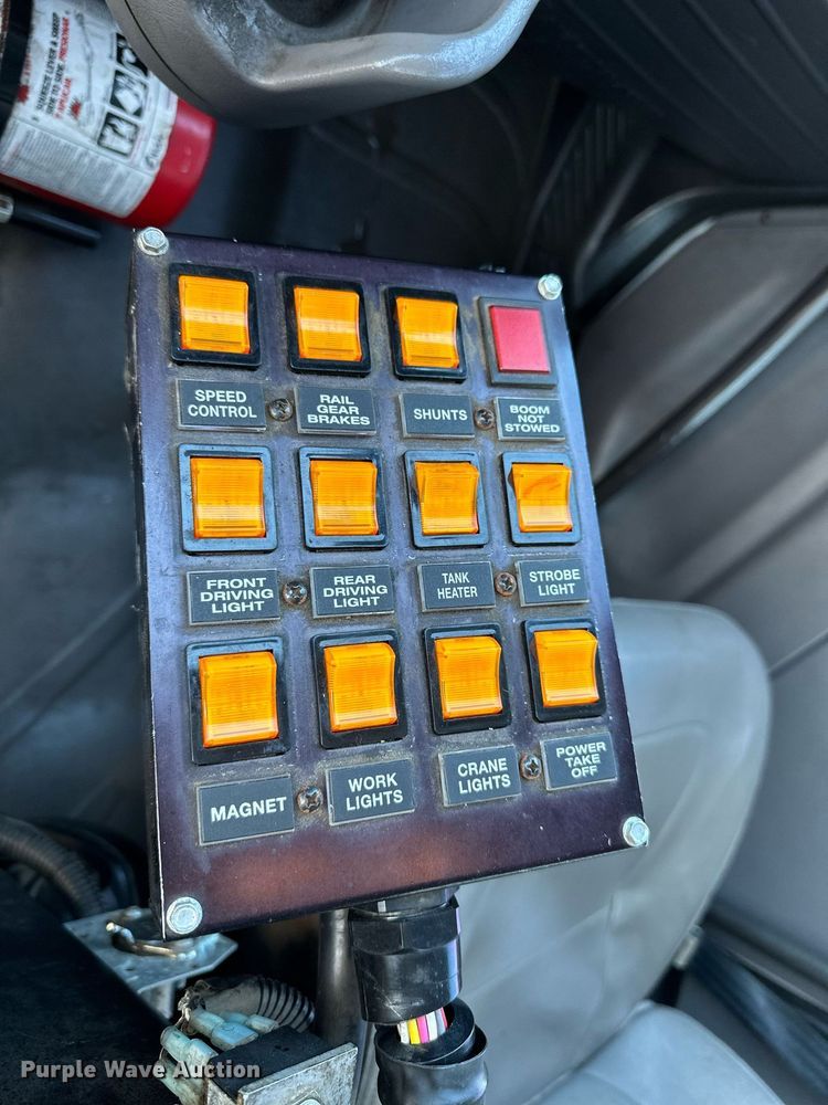 image for item NQ9343 2010 Freightliner Business Class M2  crane truck