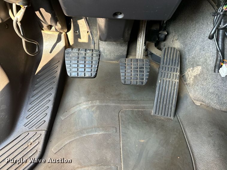 image for item NQ9343 2010 Freightliner Business Class M2  crane truck