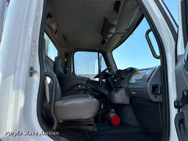 image for item NQ9343 2010 Freightliner Business Class M2  crane truck