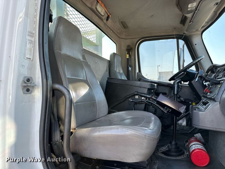 image for item NQ9343 2010 Freightliner Business Class M2  crane truck