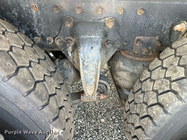 image for item NQ9343 2010 Freightliner Business Class M2  crane truck