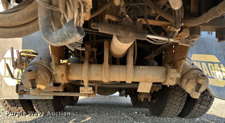 image for item NQ9343 2010 Freightliner Business Class M2  crane truck