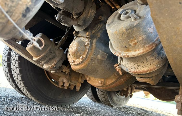 image for item NQ9343 2010 Freightliner Business Class M2  crane truck