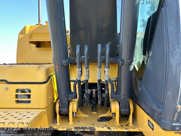 image for item NQ9344 2012 John Deere 160D LC  excavator