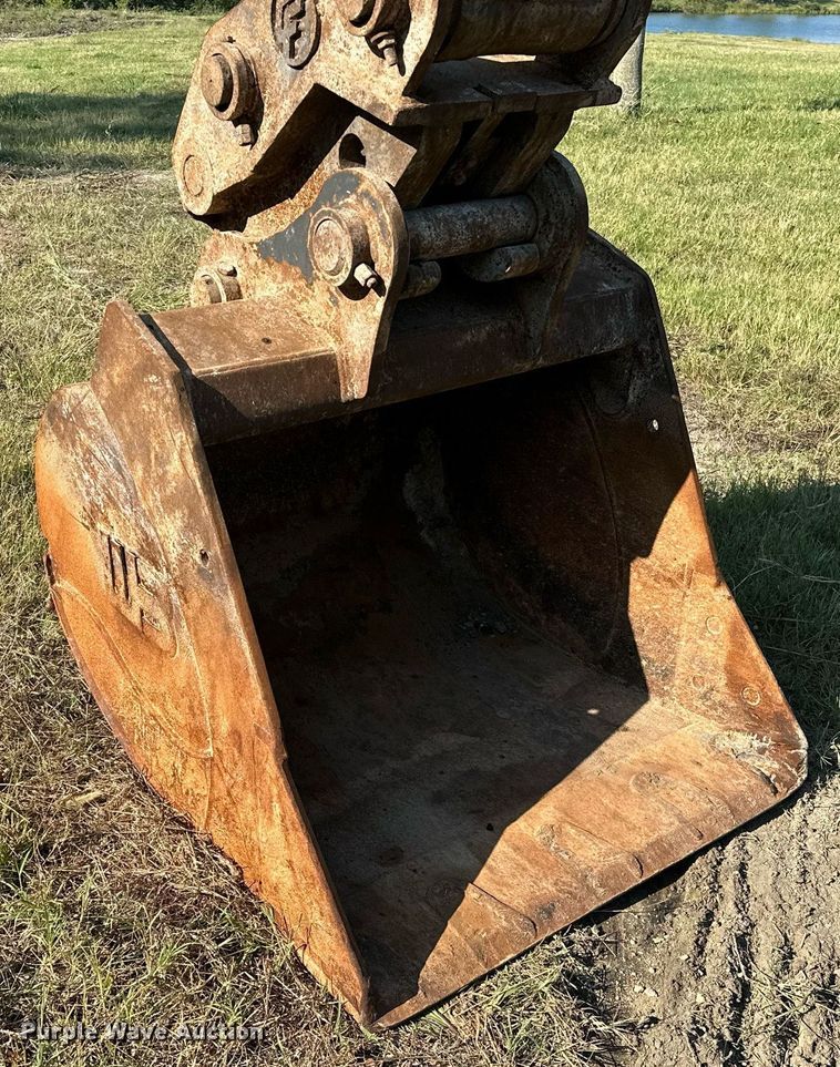 image for item NQ9344 2012 John Deere 160D LC  excavator