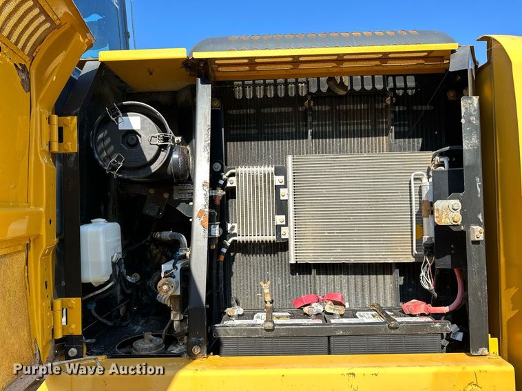 image for item NQ9344 2012 John Deere 160D LC  excavator