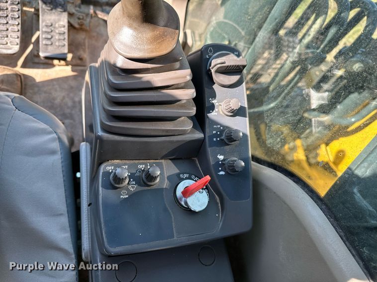 image for item NQ9344 2012 John Deere 160D LC  excavator