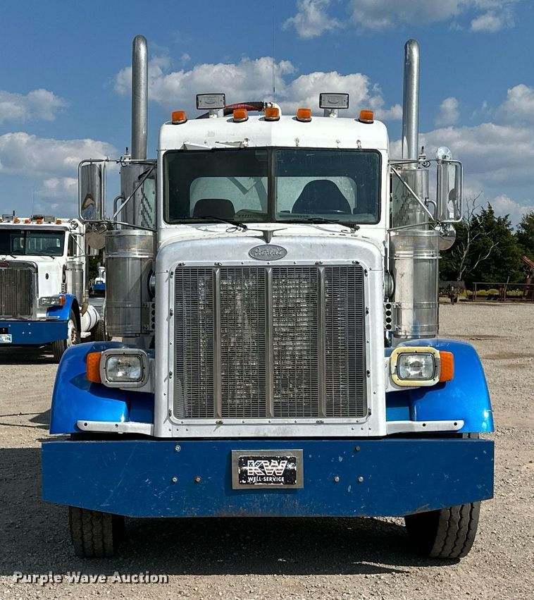 image for item NQ9364 1998 Peterbilt  379 vacuum/pump truck