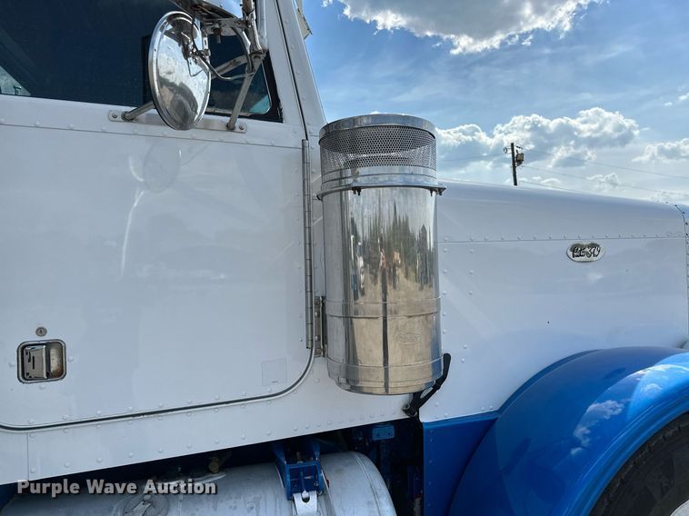 image for item NQ9364 1998 Peterbilt  379 vacuum/pump truck