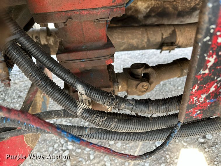 image for item NQ9364 1998 Peterbilt  379 vacuum/pump truck