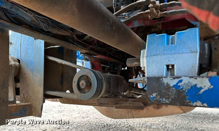 image for item NQ9364 1998 Peterbilt  379 vacuum/pump truck