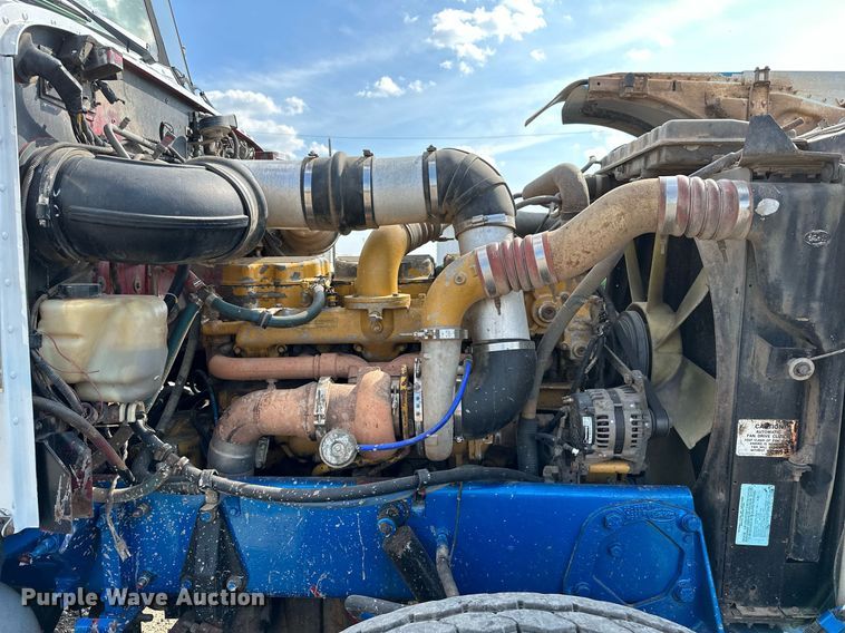 image for item NQ9364 1998 Peterbilt  379 vacuum/pump truck