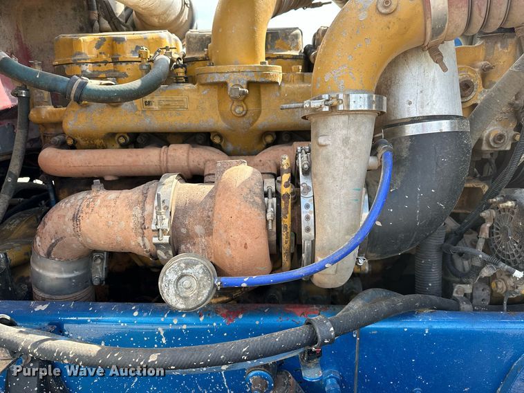 image for item NQ9364 1998 Peterbilt  379 vacuum/pump truck