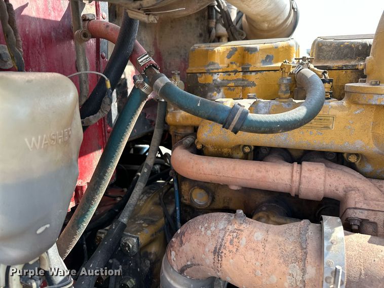 image for item NQ9364 1998 Peterbilt  379 vacuum/pump truck