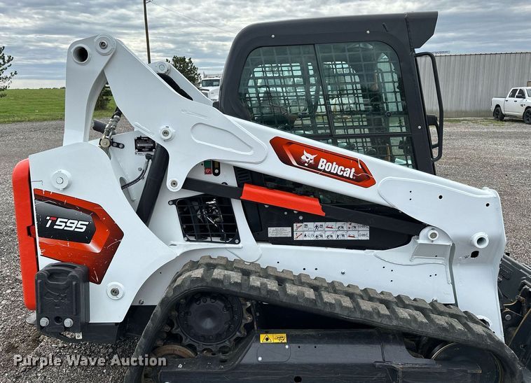 image for item NQ9407 2021 Bobcat T595  tracked skid steer loader